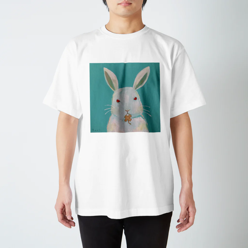 AoriARTのうさぎと四つ葉のクローバー Regular Fit T-Shirt