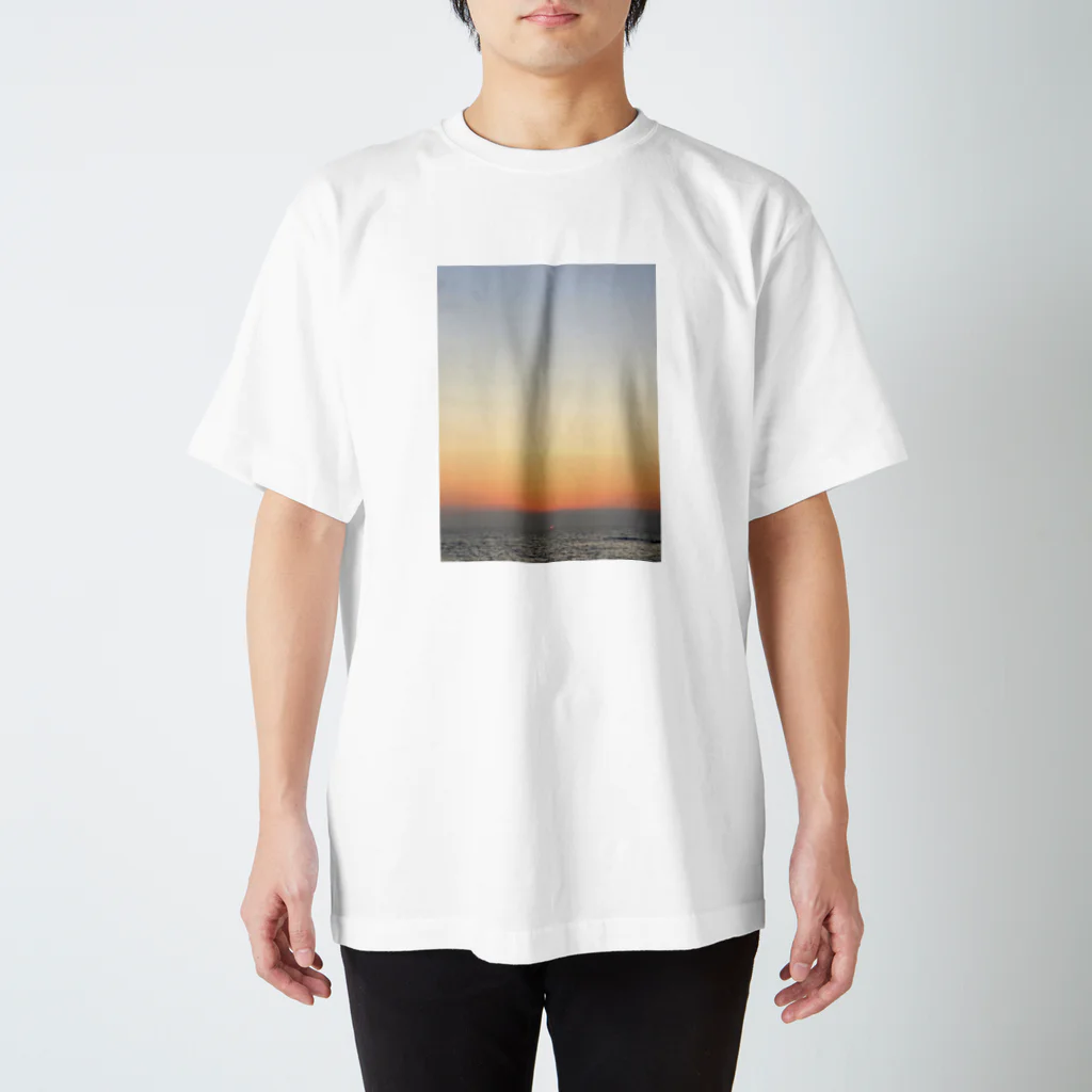 145の海(夕焼け) スタンダードTシャツ