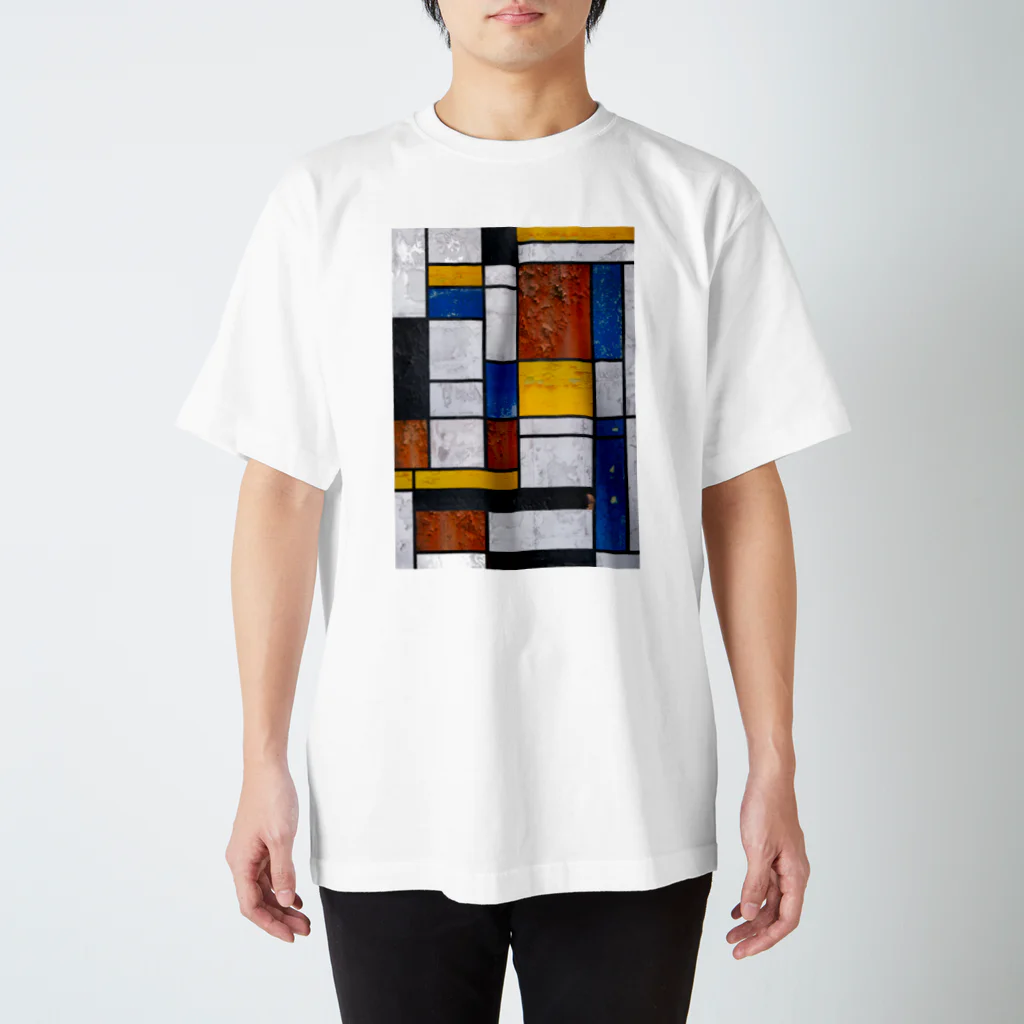 えぬびーしょっぷ【廃墟冷えて〼】の廃・コンポジション Regular Fit T-Shirt