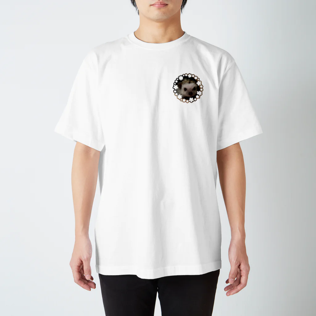 ハリネズミの葉月のお花のハリネズミ雫 Regular Fit T-Shirt