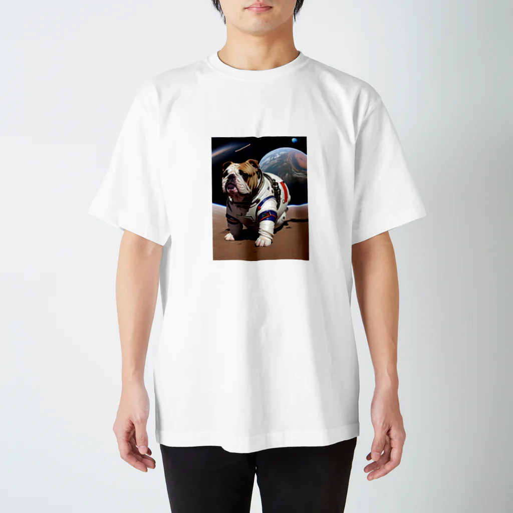 Pet_Charmの宇宙にも存在するかっこいいブルドッグ！ Regular Fit T-Shirt