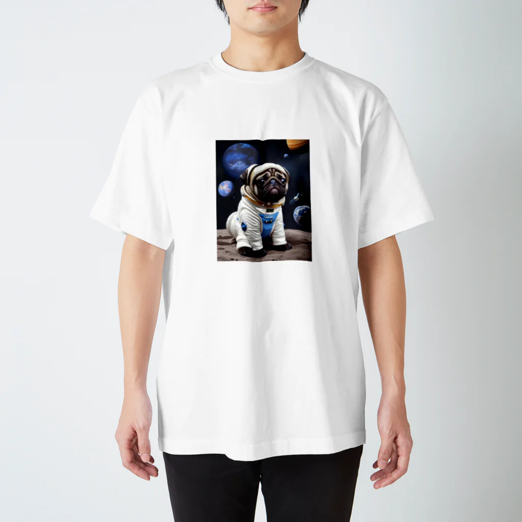 Pet_Charmの宇宙に浮かぶ愛らしいパグ！ Regular Fit T-Shirt
