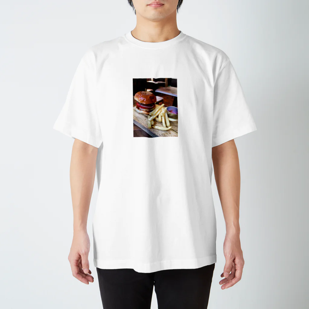 鹿美写真館のハンバーガー Regular Fit T-Shirt