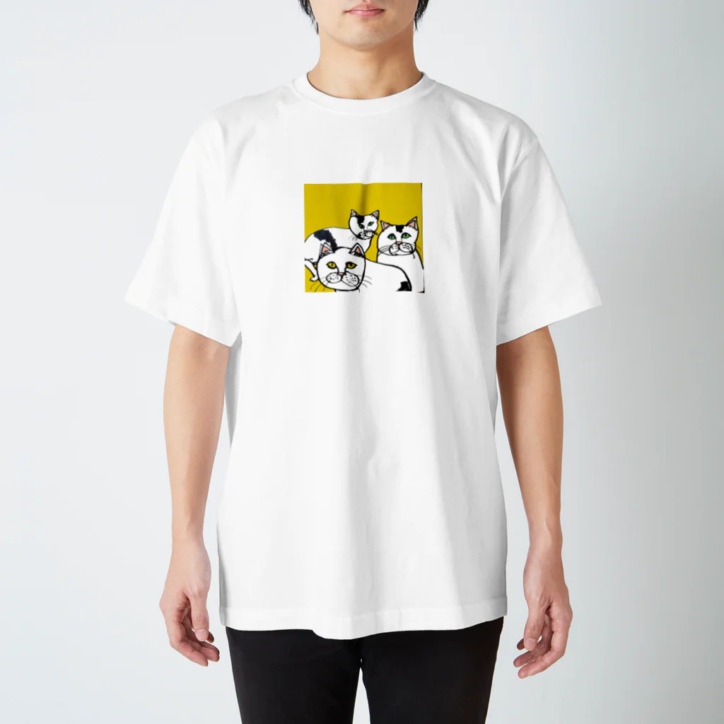 Tekemamaのブスねこ三兄弟 スタンダードTシャツ