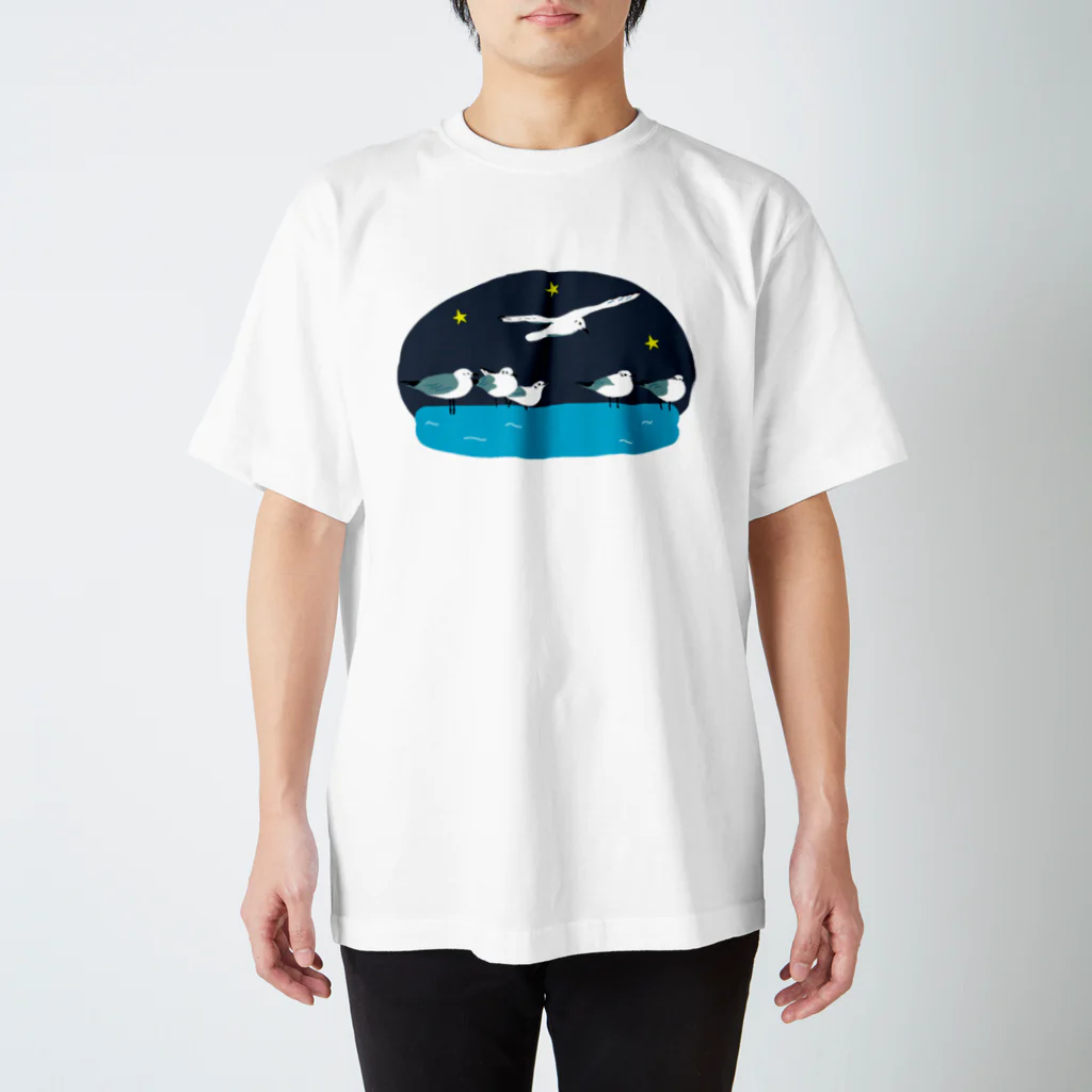 小鳥と映画館の夜のユリカモメ Regular Fit T-Shirt