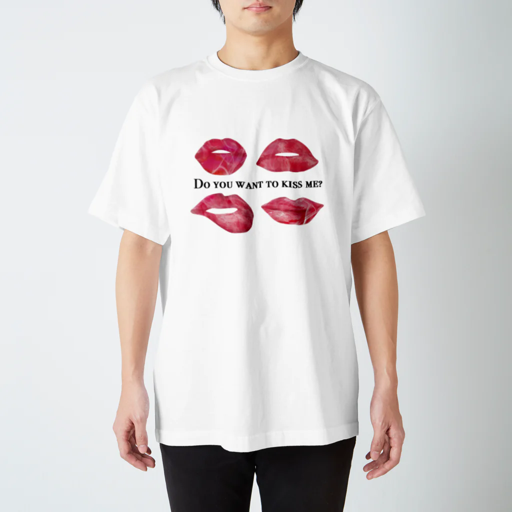 ひめるのdo u want to kiss me? Regular Fit T-Shirt