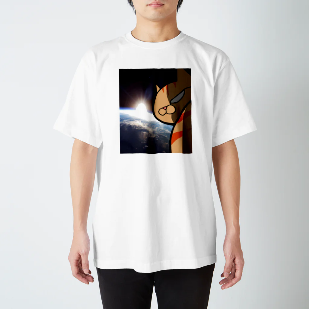 まつり猫ショップの宇宙の猫様 スタンダードTシャツ