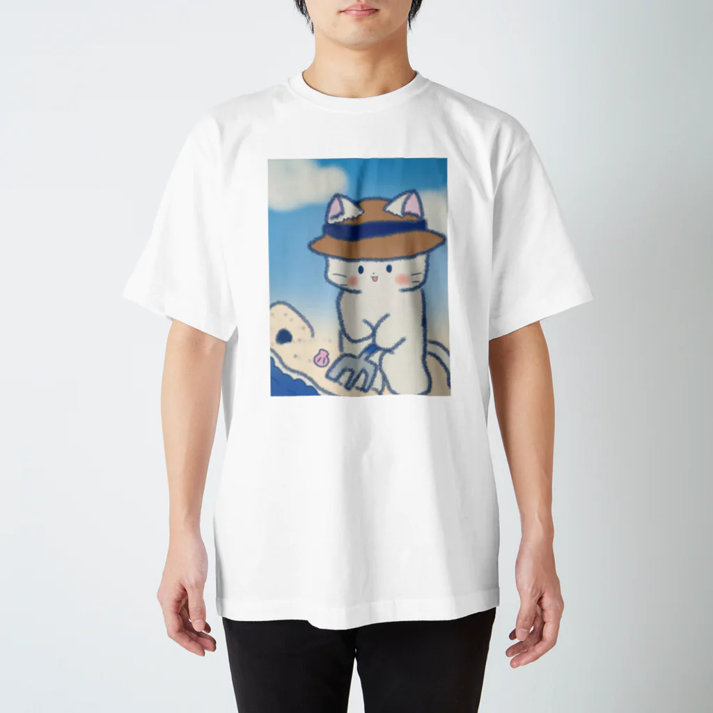 なくも/イラストレーターの潮干狩りねこちゃん Regular Fit T-Shirt