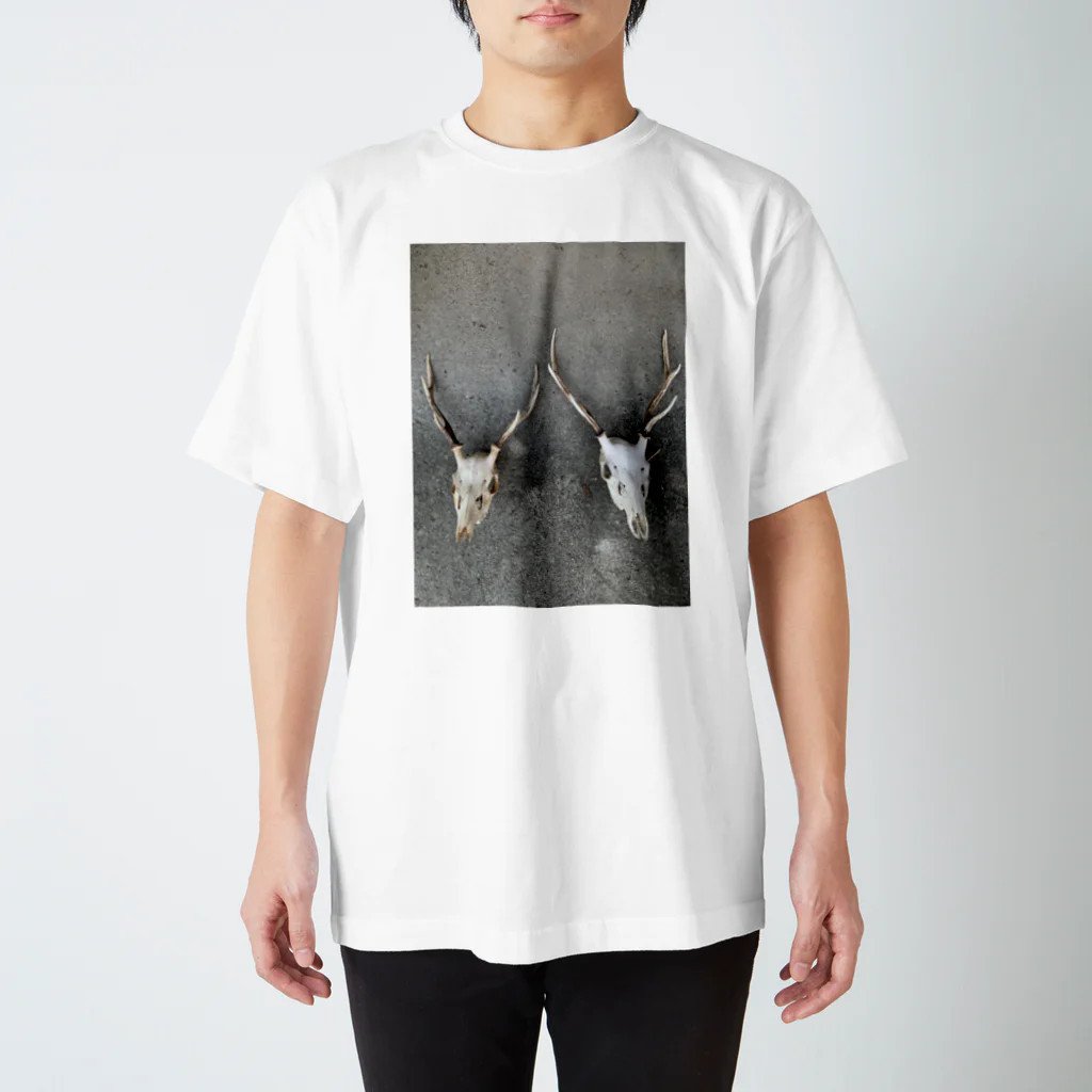 FIRE FLYの鹿頭骨 スタンダードTシャツ