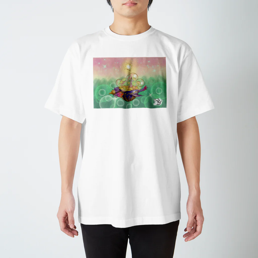 ハッピースマイルの神様の乗り物 Regular Fit T-Shirt