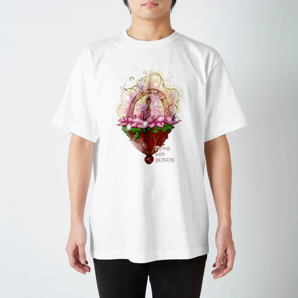 ハッピースマイルの神様の乗り物 Regular Fit T-Shirt