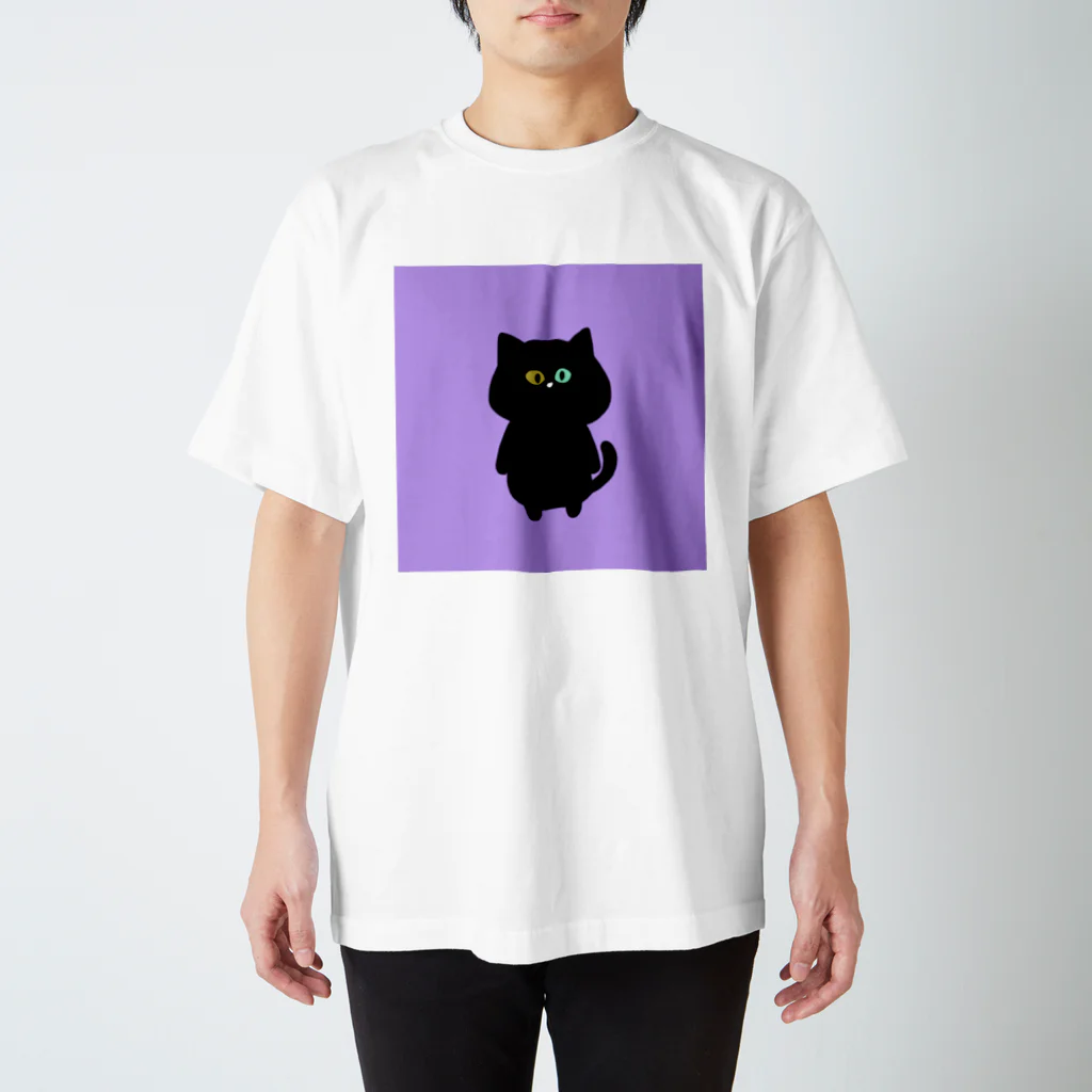 ネムうまるの黒猫 しじみさん【紫】 Regular Fit T-Shirt