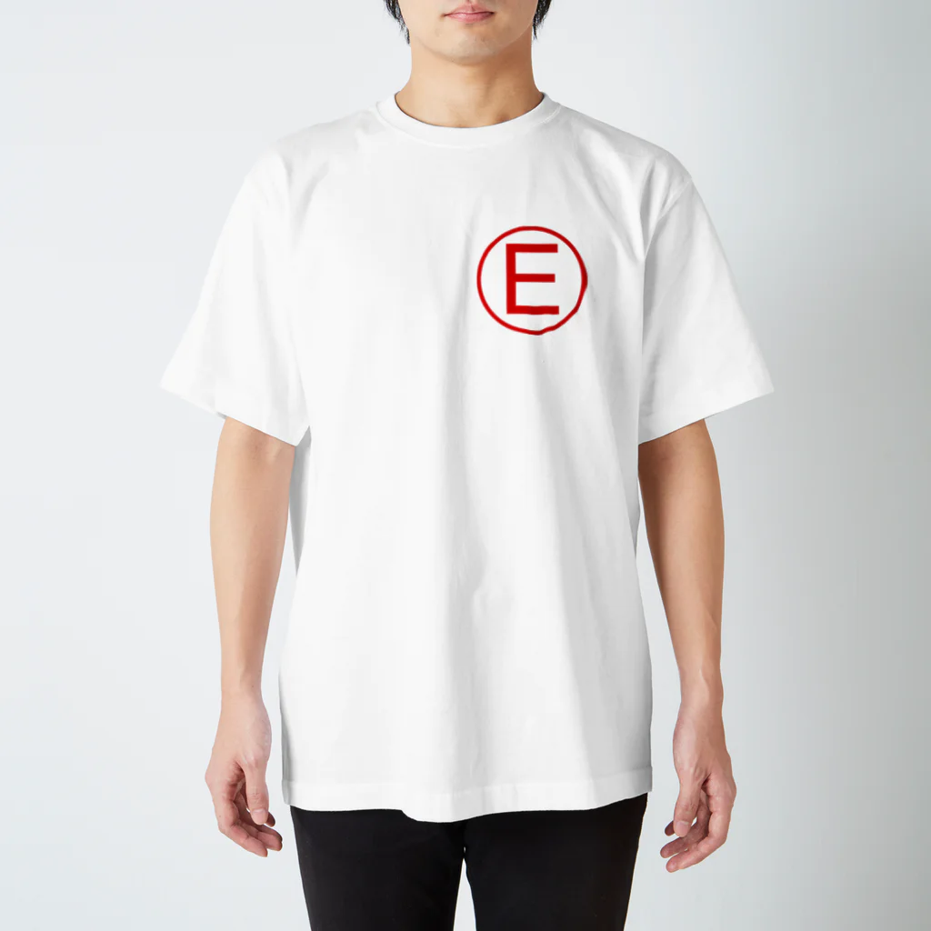 kimchinのF1の消火装置Fire Extinguisherを示すEマークのデザインです! Regular Fit T-Shirt