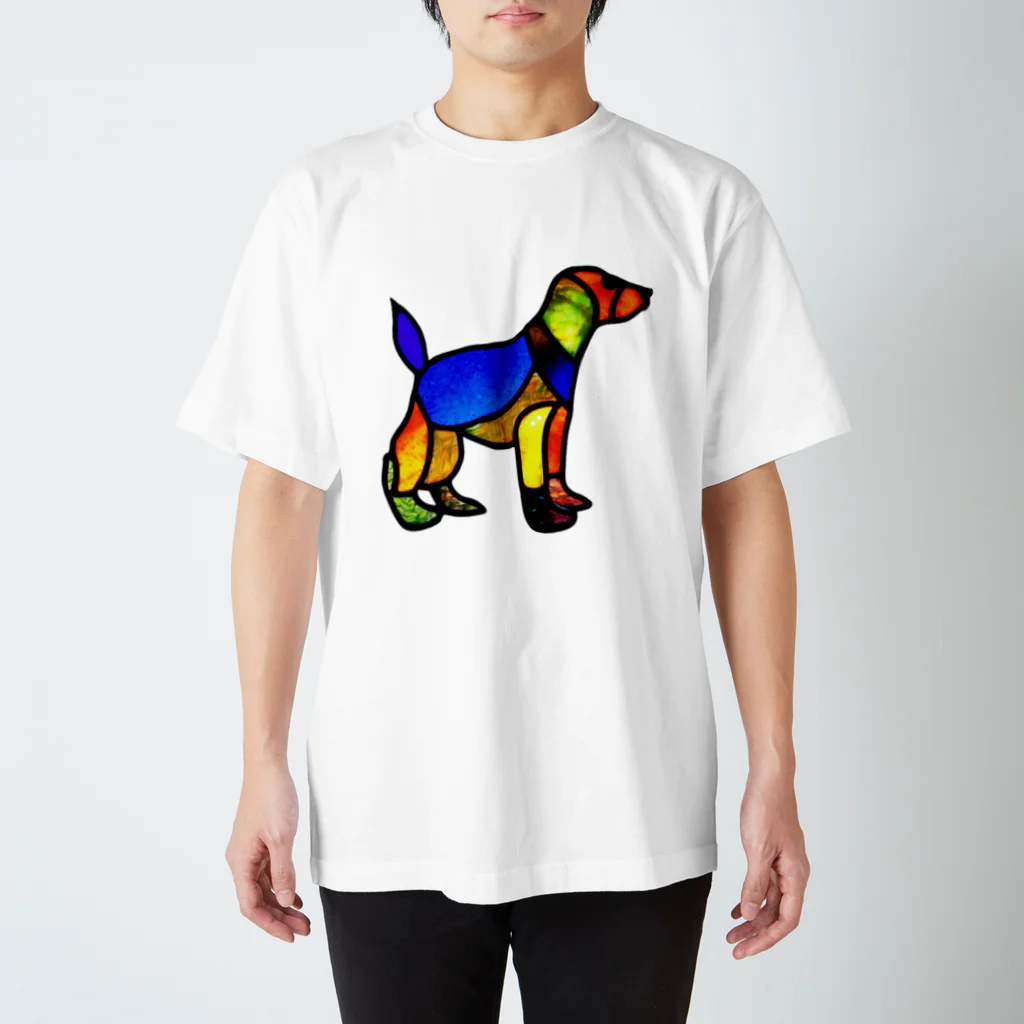 VERITIST (ヴェリティストSUZURI店)のステンドグラス風の犬 Regular Fit T-Shirt
