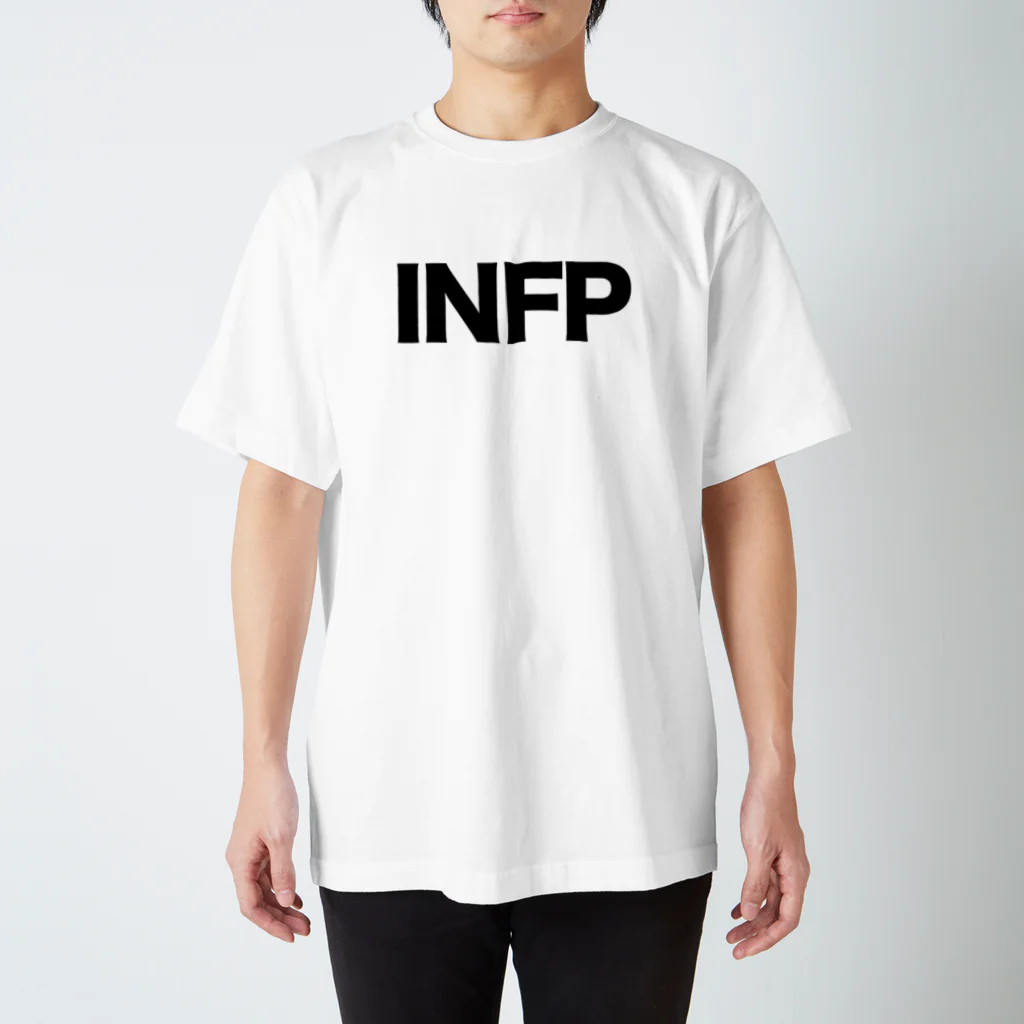 知らんけどストアの知らんけどアイテム_INFP 仲介者 Regular Fit T-Shirt