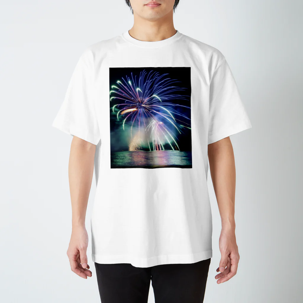 shino_fujiokaの南紀白浜花火 Regular Fit T-Shirt