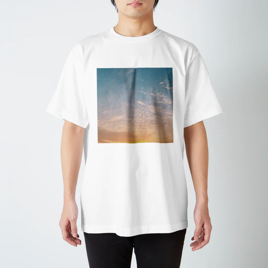 鈴工房の朝焼け Regular Fit T-Shirt