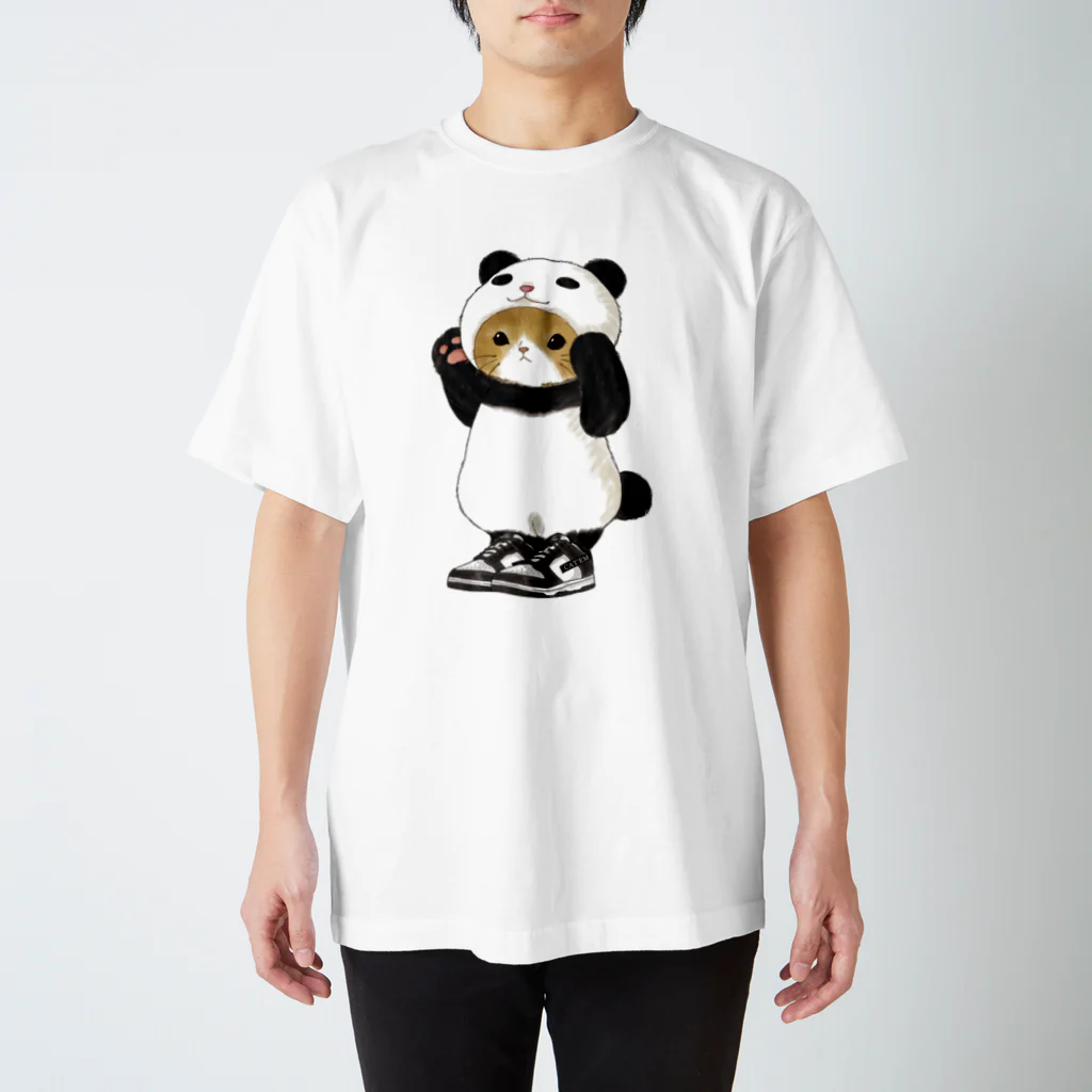 CAT'EM キャッテム　スニーカーを履いた猫のブランドのPANDA CAT B　スニーカーを履いた猫のブランド Regular Fit T-Shirt