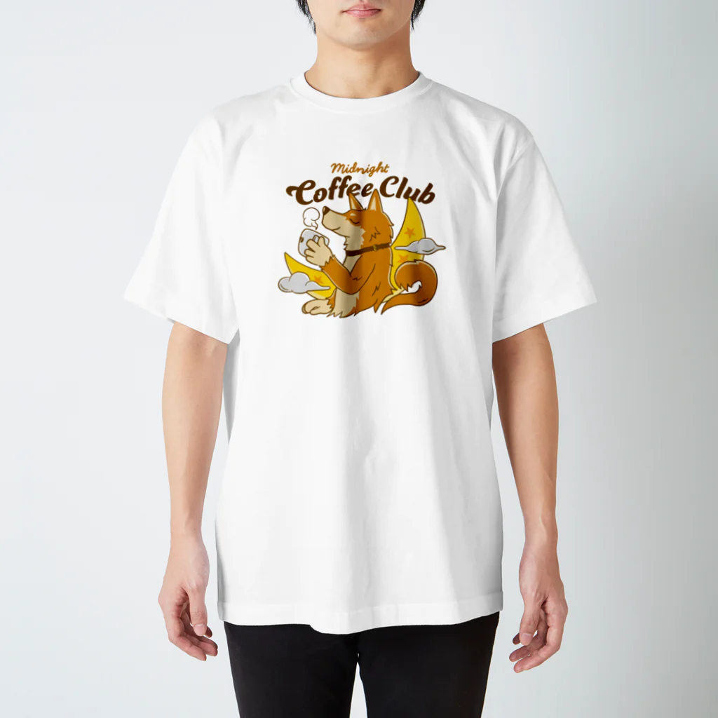 kocoon（コクーン）のコーヒーを嗜む柴犬（真夜中コーヒークラブ） Regular Fit T-Shirt