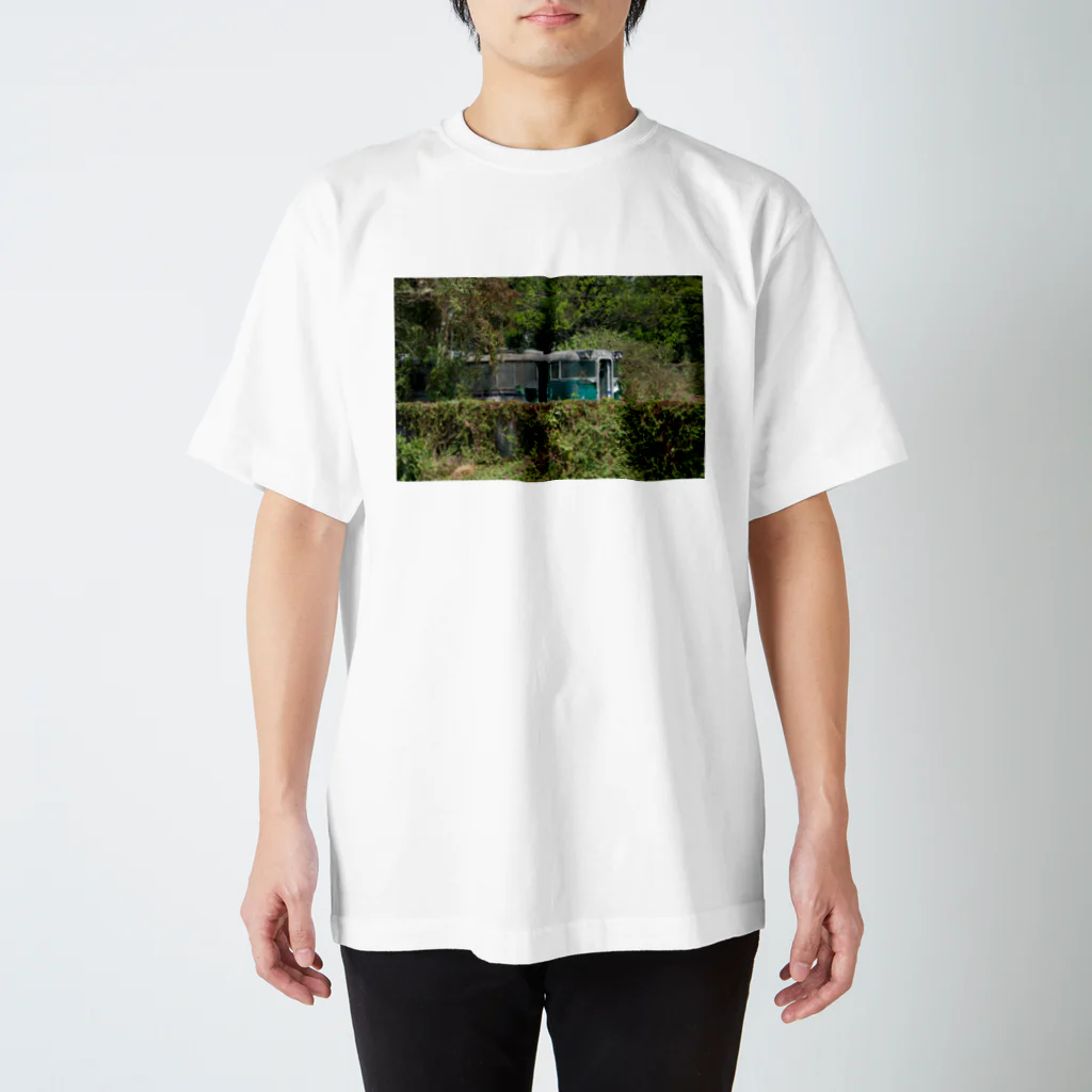 Second_Life_of_Railwaysの元特急「はまかぜ」キハ181系がミャンマーで朽ちてゆく スタンダードTシャツ