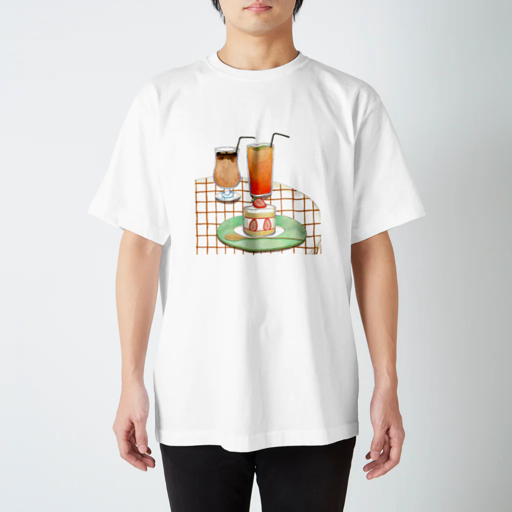 nukumiのStrawberry short cake スタンダードTシャツ