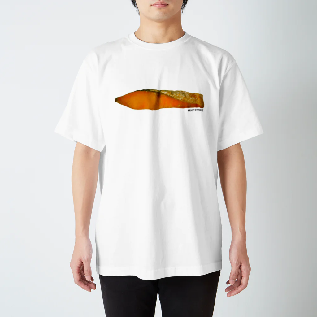 MINT STOREの焼きジャケ Regular Fit T-Shirt