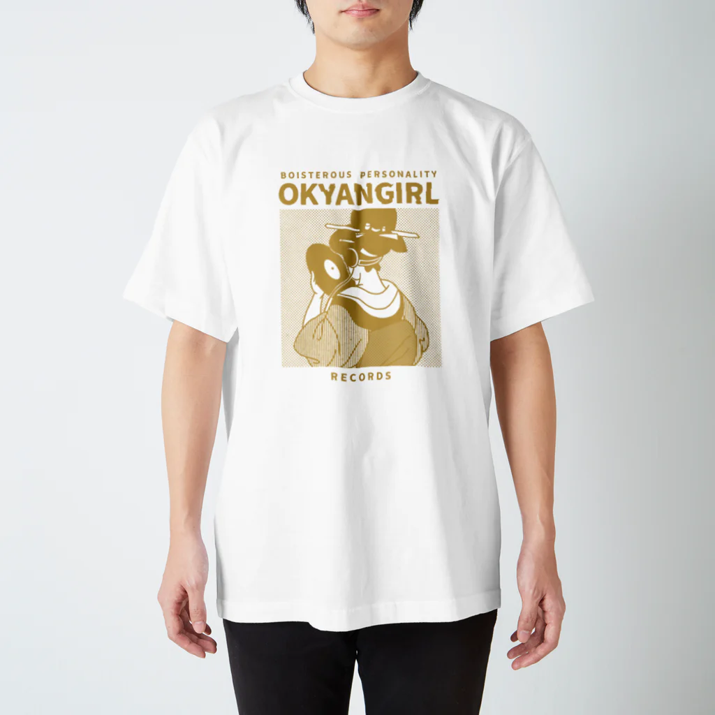 中華呪術堂（チャイナマジックホール）の【GOLD】OKYAN GIRL【御侠娘】 Regular Fit T-Shirt