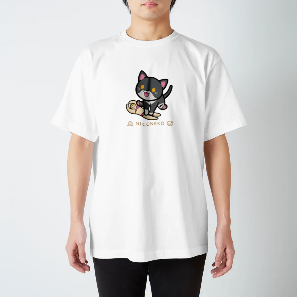 にこねこ【保護猫の保育園】のぴーたんTシャツ スタンダードTシャツ