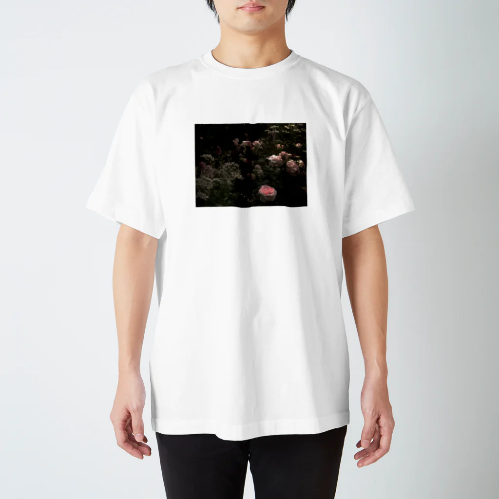 きみともちのrose garden Regular Fit T-Shirt