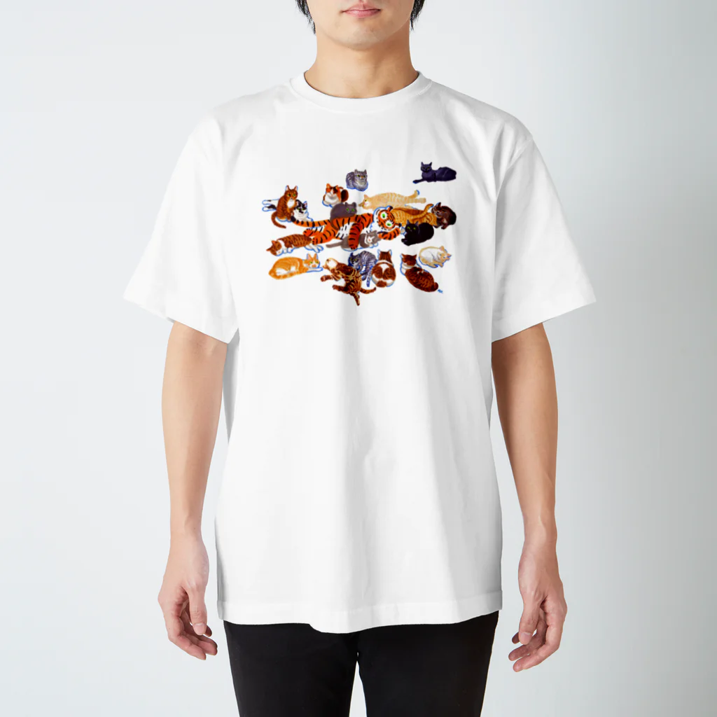 segasworksのネコちゃんたちとトラちゃん（短毛ニャンず） Regular Fit T-Shirt