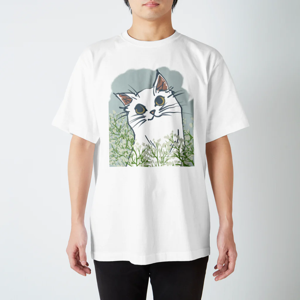 KuRoBeeの白猫とカスミソウ Regular Fit T-Shirt