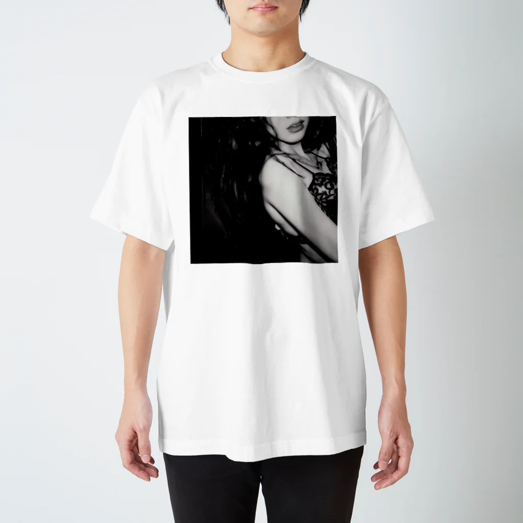 SOKICHISAITOのThe Intersection of a Turning Woman and AI: A Genesis of New Life #011 #forntprint スタンダードTシャツ