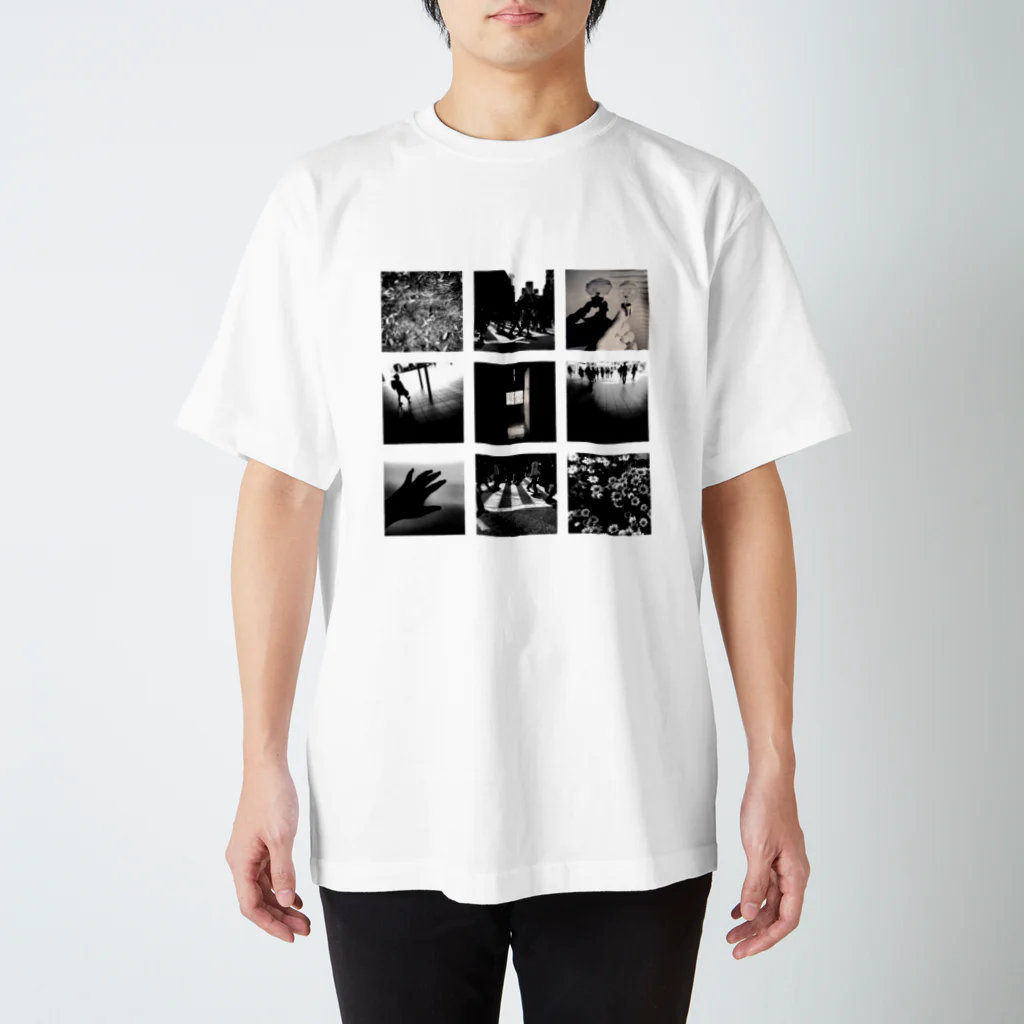 kiisaのmonochrome story Regular Fit T-Shirt