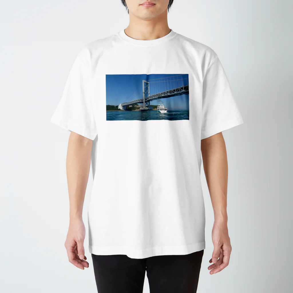 kokyu.jpの鳴門海峡大橋か瀬戸大橋（たぶん鳴門海峡大橋） スタンダードTシャツ