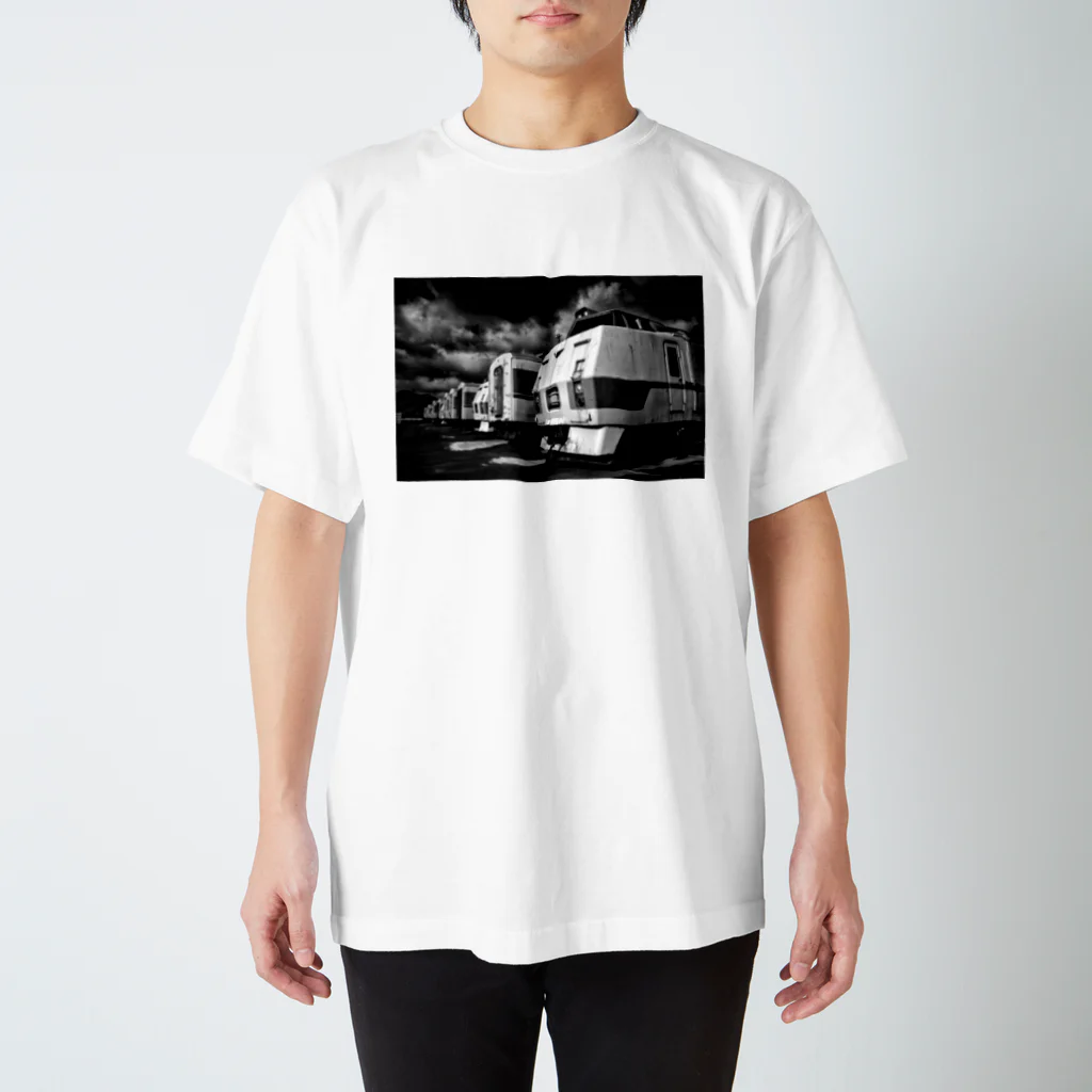 Second_Life_of_Railwaysのキハ183系「スラントノーズ」が北海道の港でタイへの出国を待つ スタンダードTシャツ