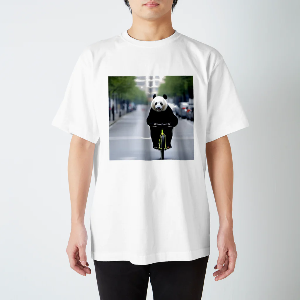 akinko1536の爆走パンダ Regular Fit T-Shirt