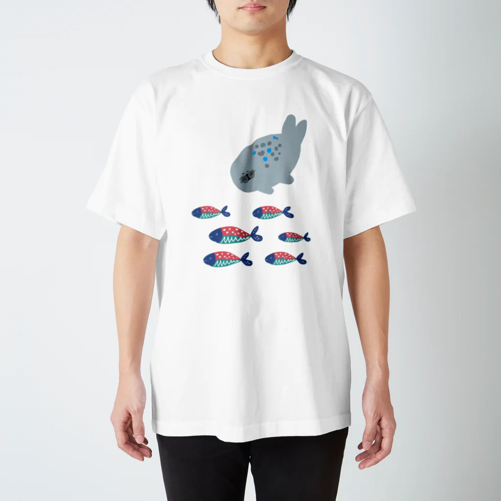 たぬぽっくるのお魚大好きアザラシ スタンダードTシャツ