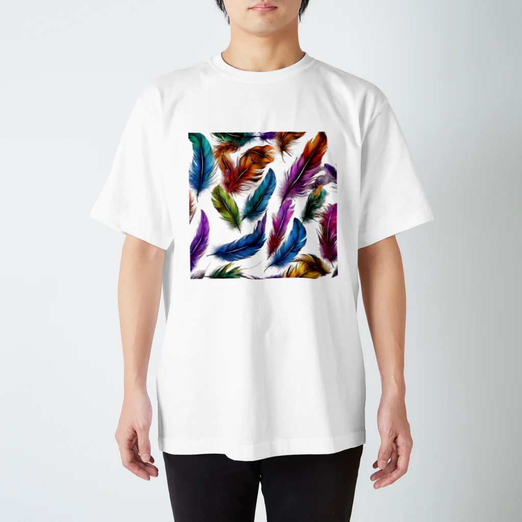 Tyapi_の鮮やか 羽根 Regular Fit T-Shirt