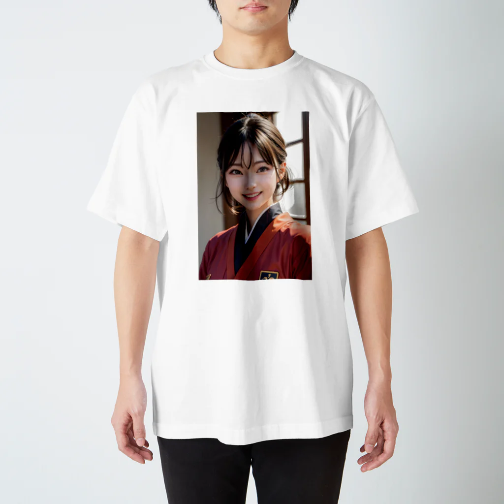 rubeusuの優しく微笑む町娘 Regular Fit T-Shirt