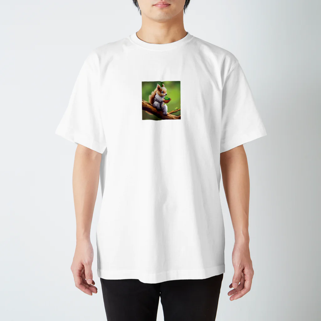 ryouhiguchi111のキュートりすさん Regular Fit T-Shirt