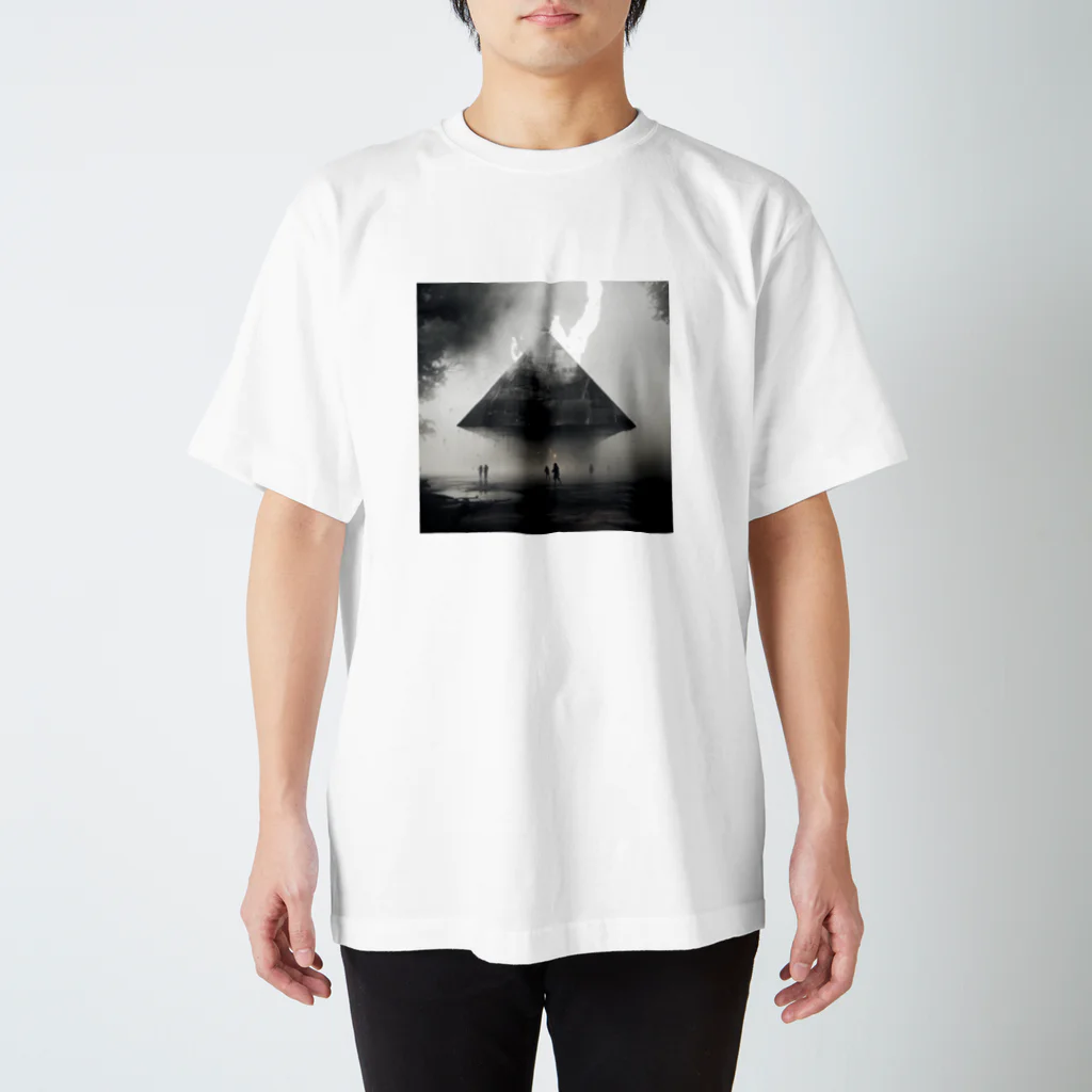 kobataka's graphicsのFloating Pyramid スタンダードTシャツ