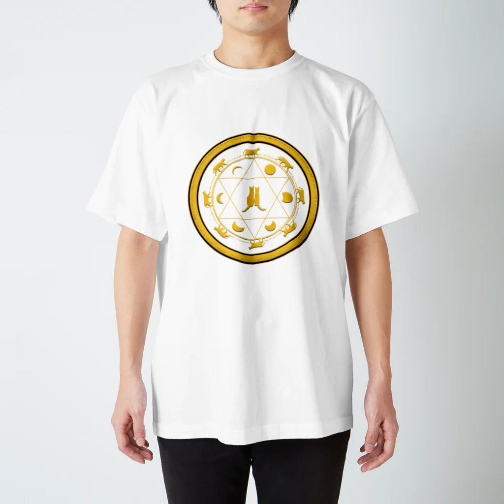 The Cat who.... suzuriのCats on the magic circle スタンダードTシャツ