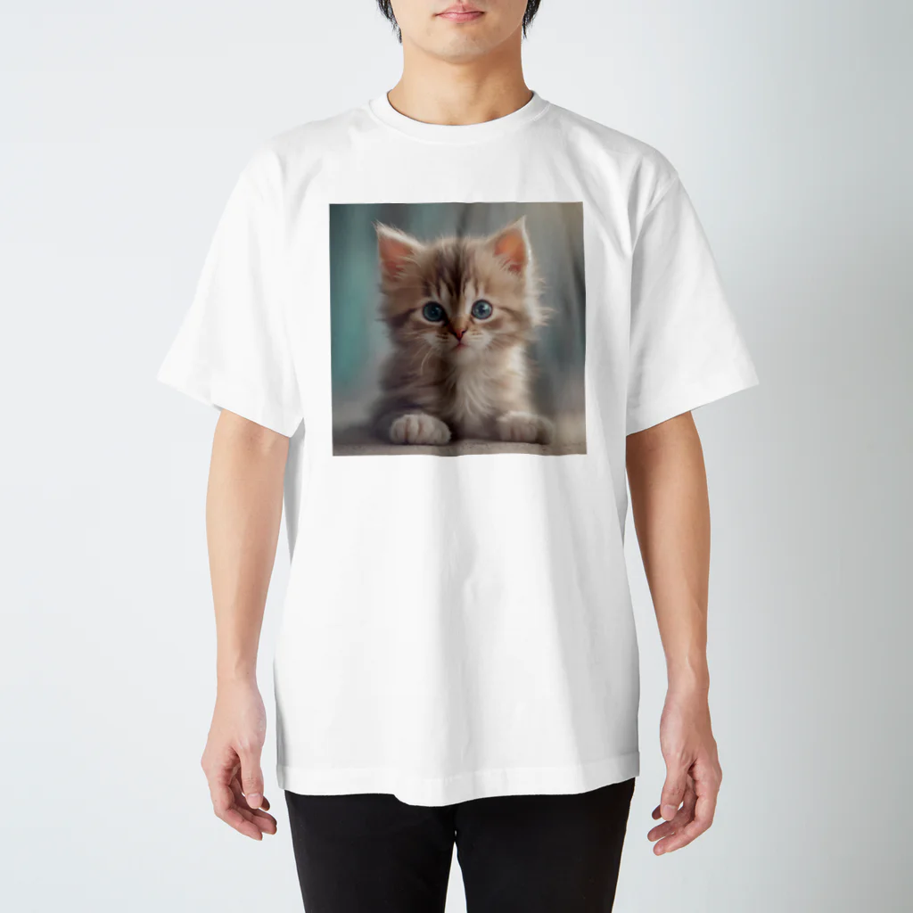 アルタイルの可愛い仔猫のイラストグッズ Regular Fit T-Shirt