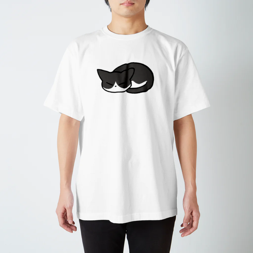 親戚一同ショップの猫ちゃん(ハチワレ) Regular Fit T-Shirt