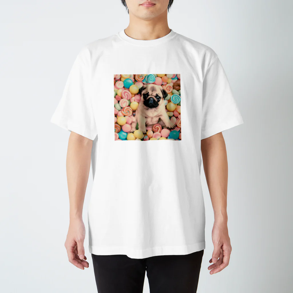 パグと添い寝のキャンディとテトくん スタンダードTシャツ