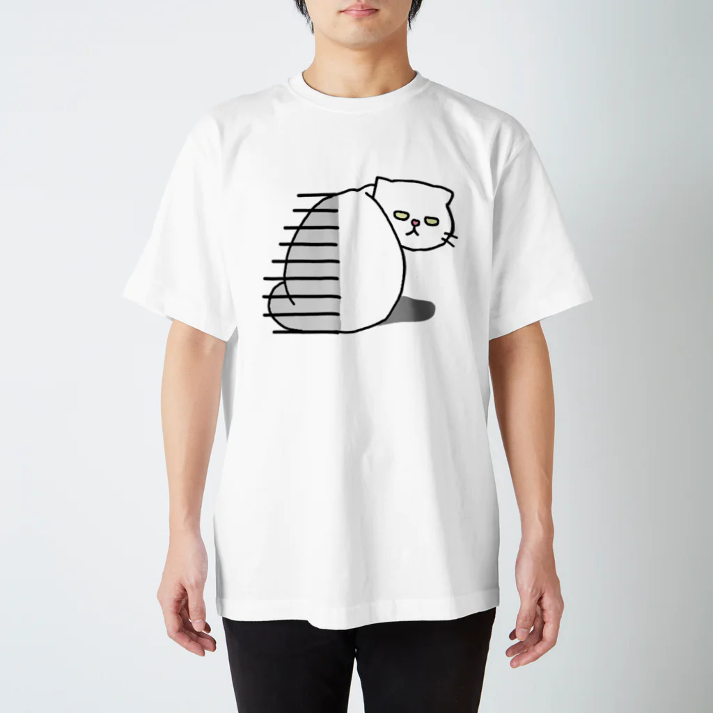 Cute mascot dogsのExotic shorthair looking back Regular Fit T-Shirt