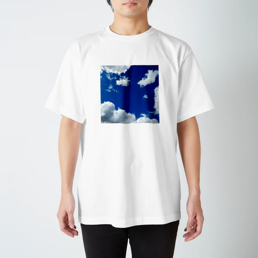 しし座の方角の青い空。 Regular Fit T-Shirt