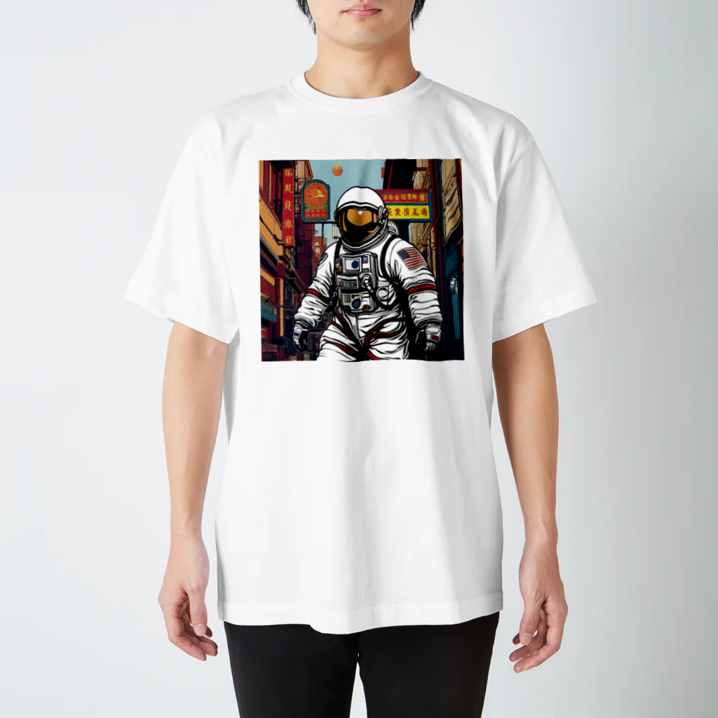 宇宙開発デザイン科の場違いコーディネート Regular Fit T-Shirt