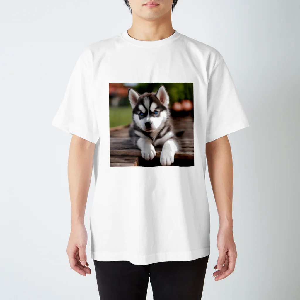 Kybeleのシベリアンハスキーの子犬のグッズ スタンダードTシャツ