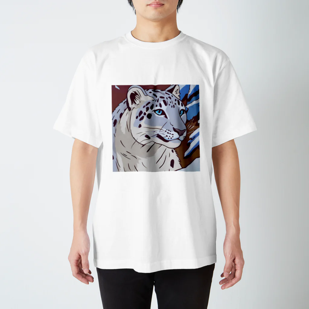 アニマルデザインの息を潜めるユキヒョウ Regular Fit T-Shirt